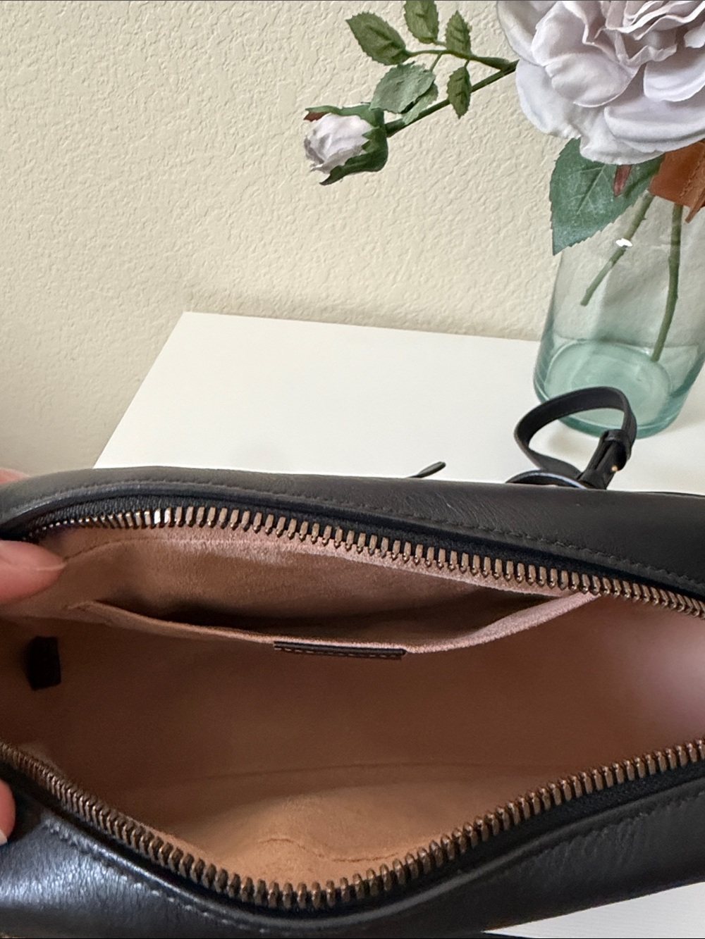 Gucci Black GG Marmont Chevron Leather Crossbody Bag - Picture 5 of 14